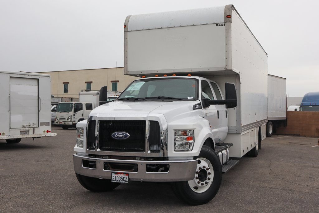 Used 2016 Ford F650 2WD Crew Cab Super Duty image 4