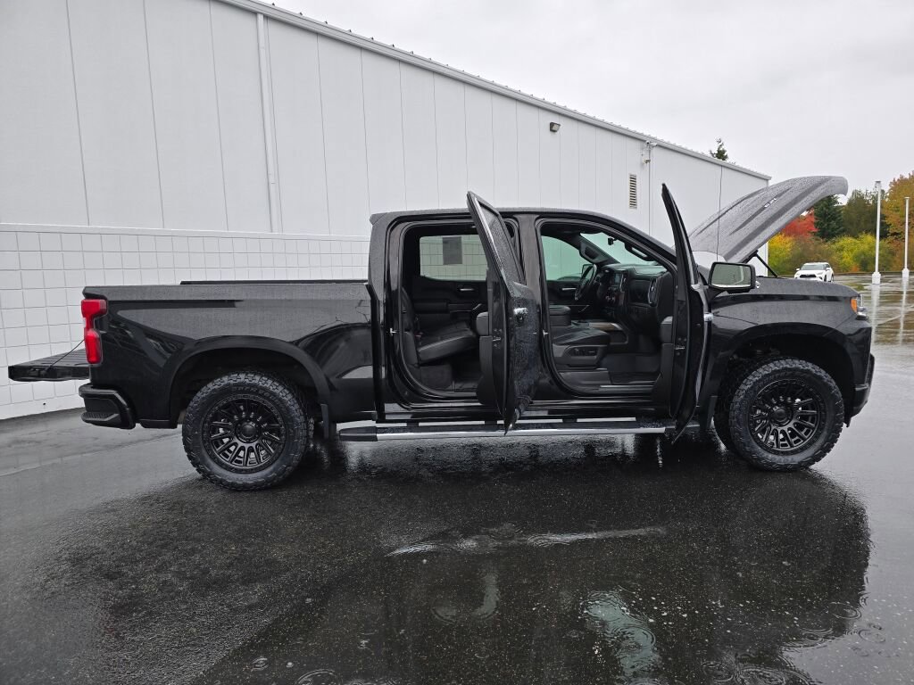 Used 2021 Chevrolet Silverado 1500 High Country w/ Technology Package image 18