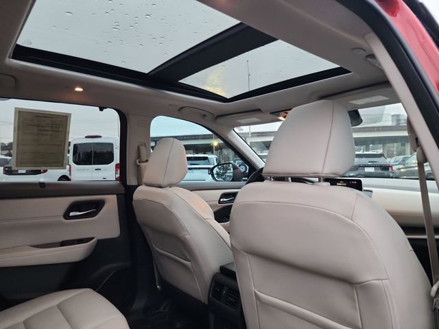 Used 2022 Nissan Rogue SV w/ SV Premium Package image 18