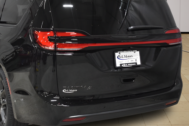 New 2026 Chrysler Pacifica Select w/ S Appearance Package FWD image 37