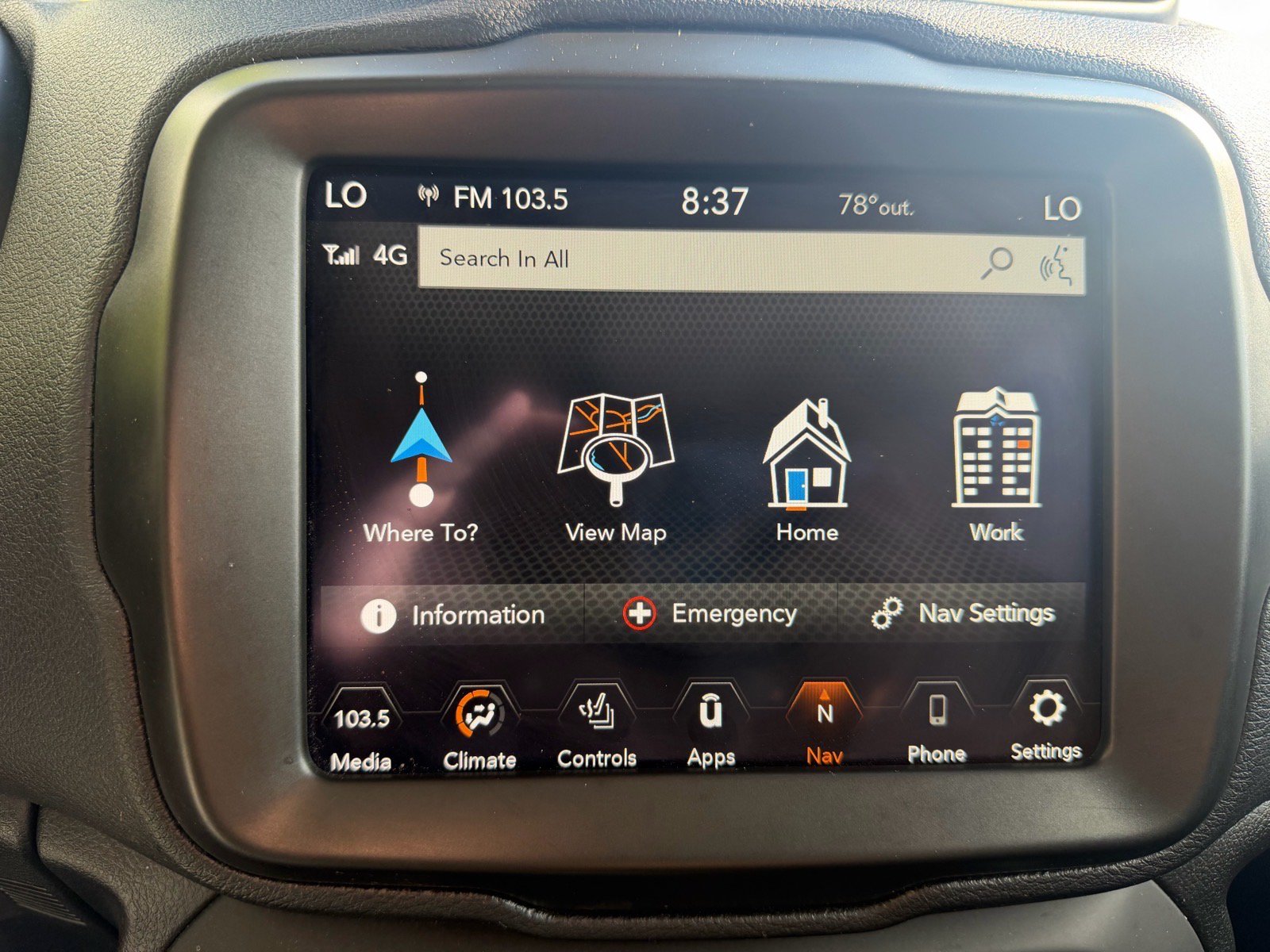 Used 2023 Jeep Renegade Latitude w/ Sun/Sound Group AWD/4WD image 43