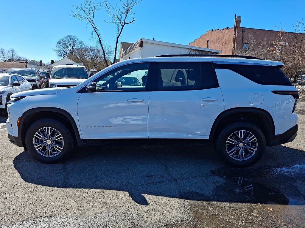 Used 2026 Chevrolet Traverse LT w/ Driver Confidence Package image 4