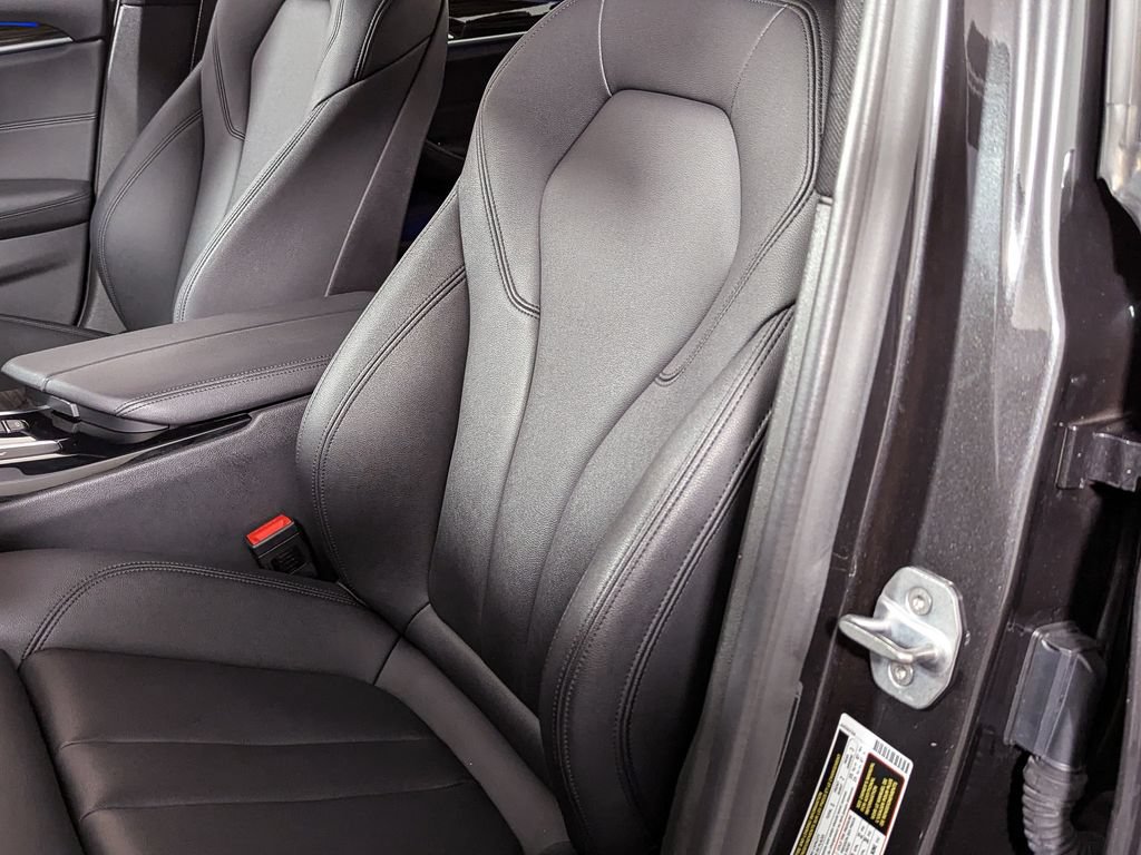 Used 2019 BMW 530i xDrive w/ Convenience Package AWD/4WD image 18