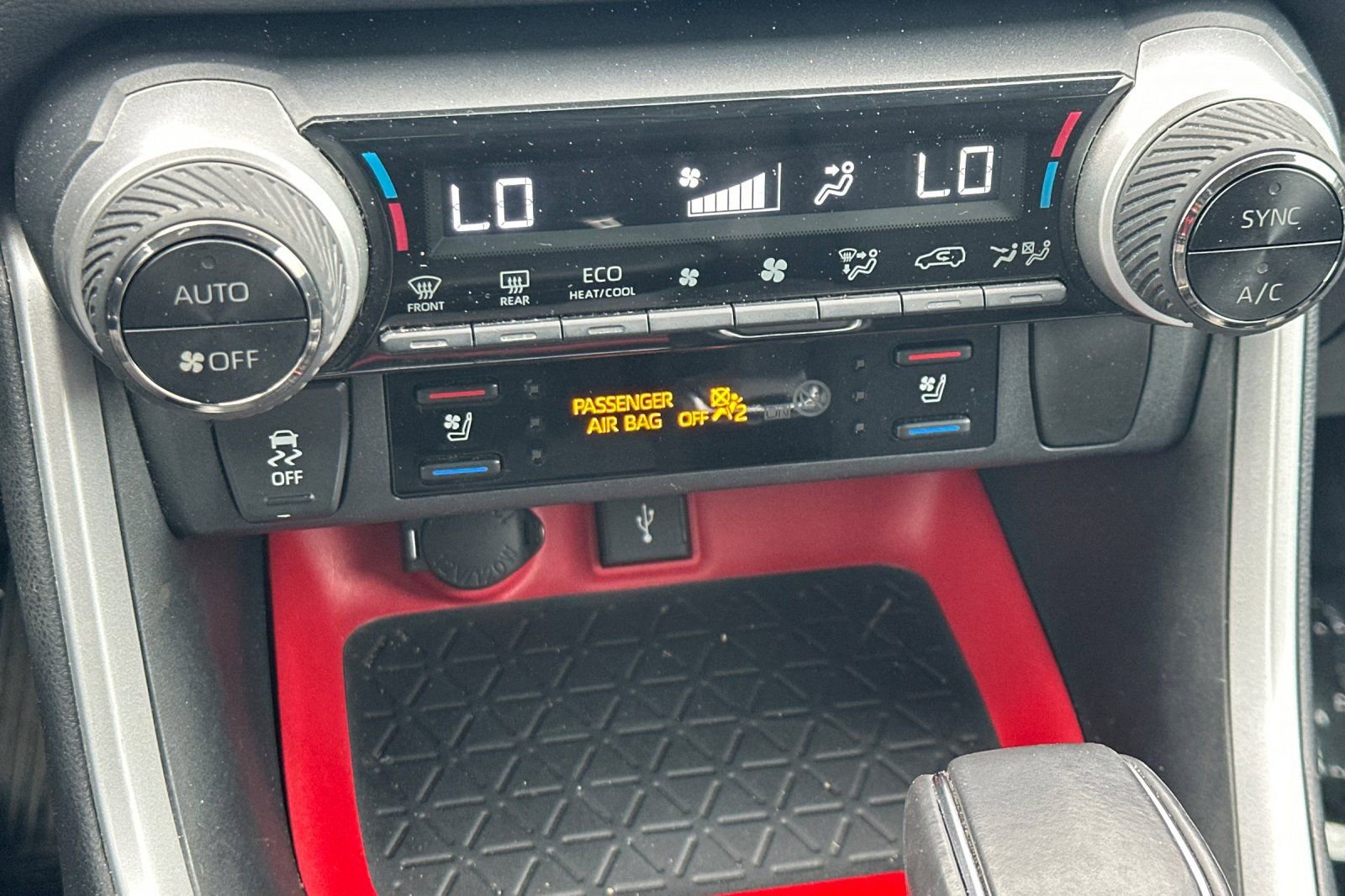 Used 2020 Toyota RAV4 TRD Off-Road w/ TRD Off-Road Weather Package AWD/4WD image 17