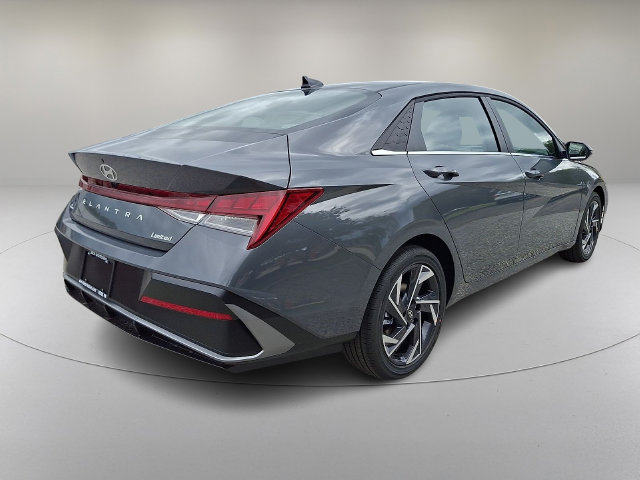 New 2026 Hyundai Elantra Limited FWD image 4