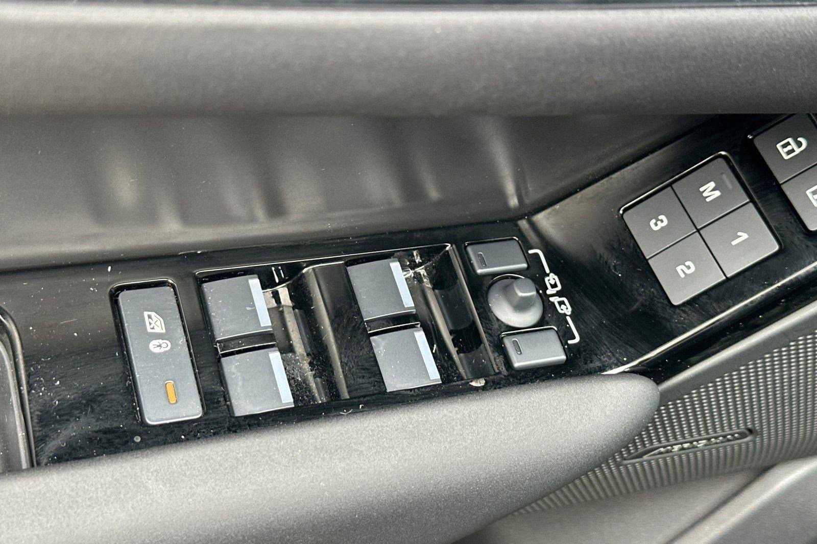 Used 2026 Land Rover Range Rover Velar S image 14