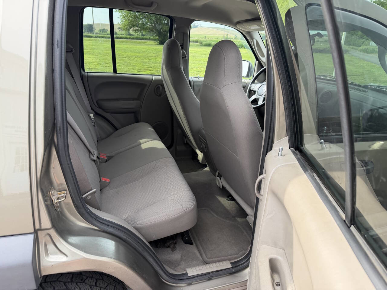 Used 2003 Jeep Liberty Sport AWD/4WD image 15