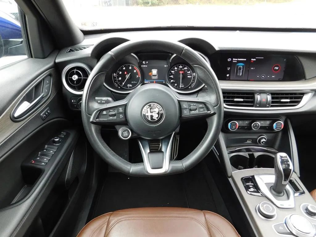 Used 2023 Alfa Romeo Stelvio Ti image 14