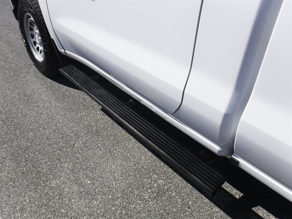 Used 2021 Chevrolet Silverado 1500 W/T w/ WT Value Package AWD/4WD image 10