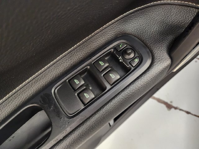 Used 2011 Volvo C70 T5 w/ Convenience Pkg FWD image 20