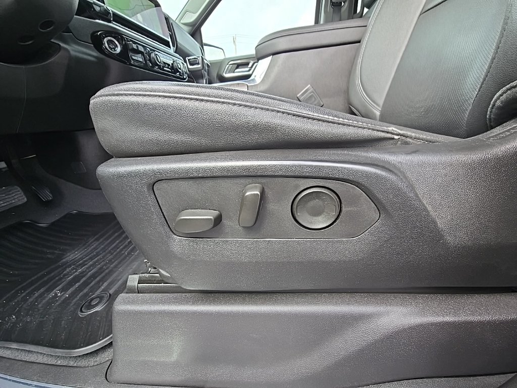 Used 2024 Chevrolet Silverado 1500 LTZ w/ LTZ Convenience Package II AWD/4WD image 11