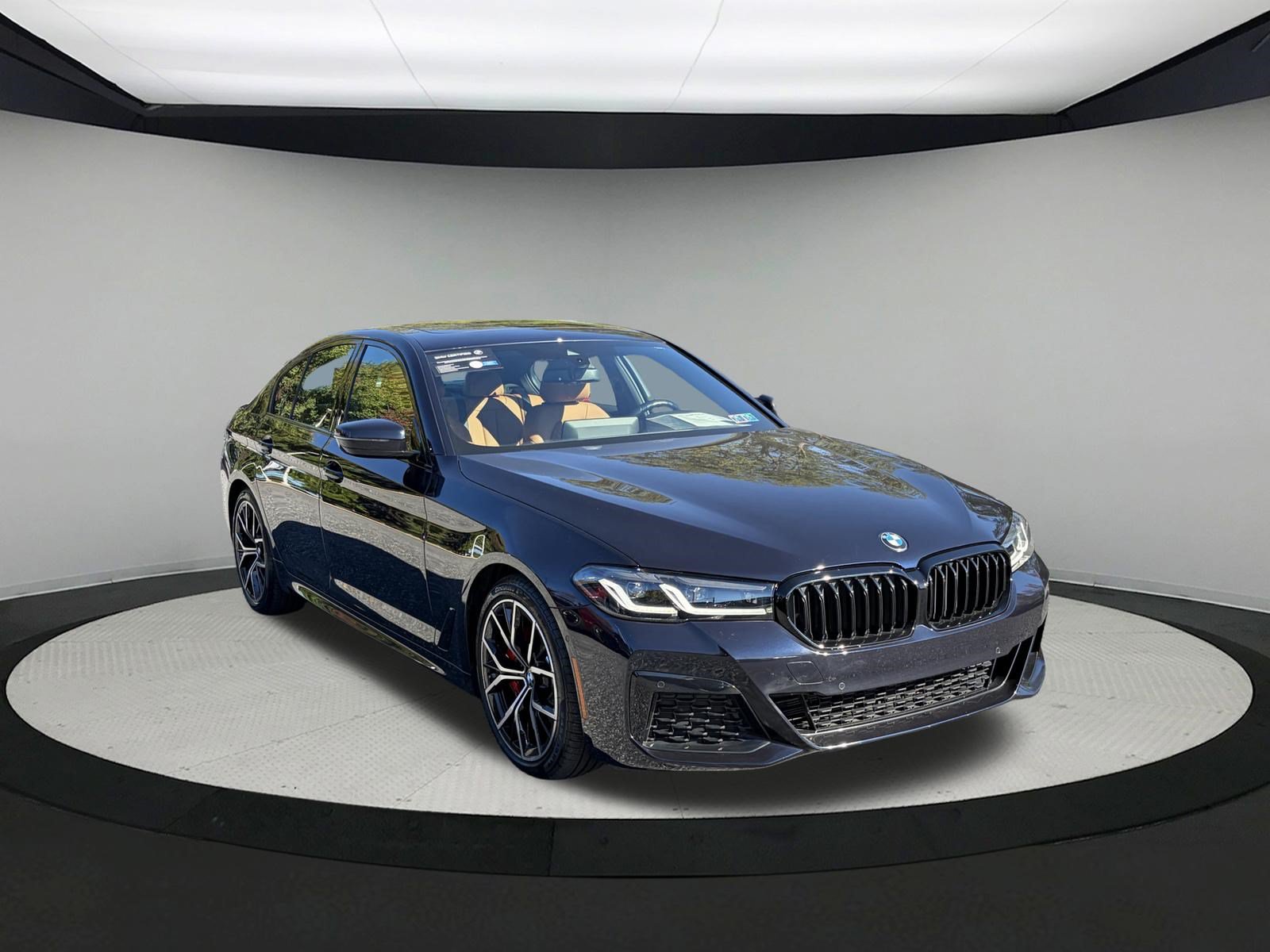 Certified 2023 BMW 530i xDrive w/ M Sport Package AWD/4WD image 3