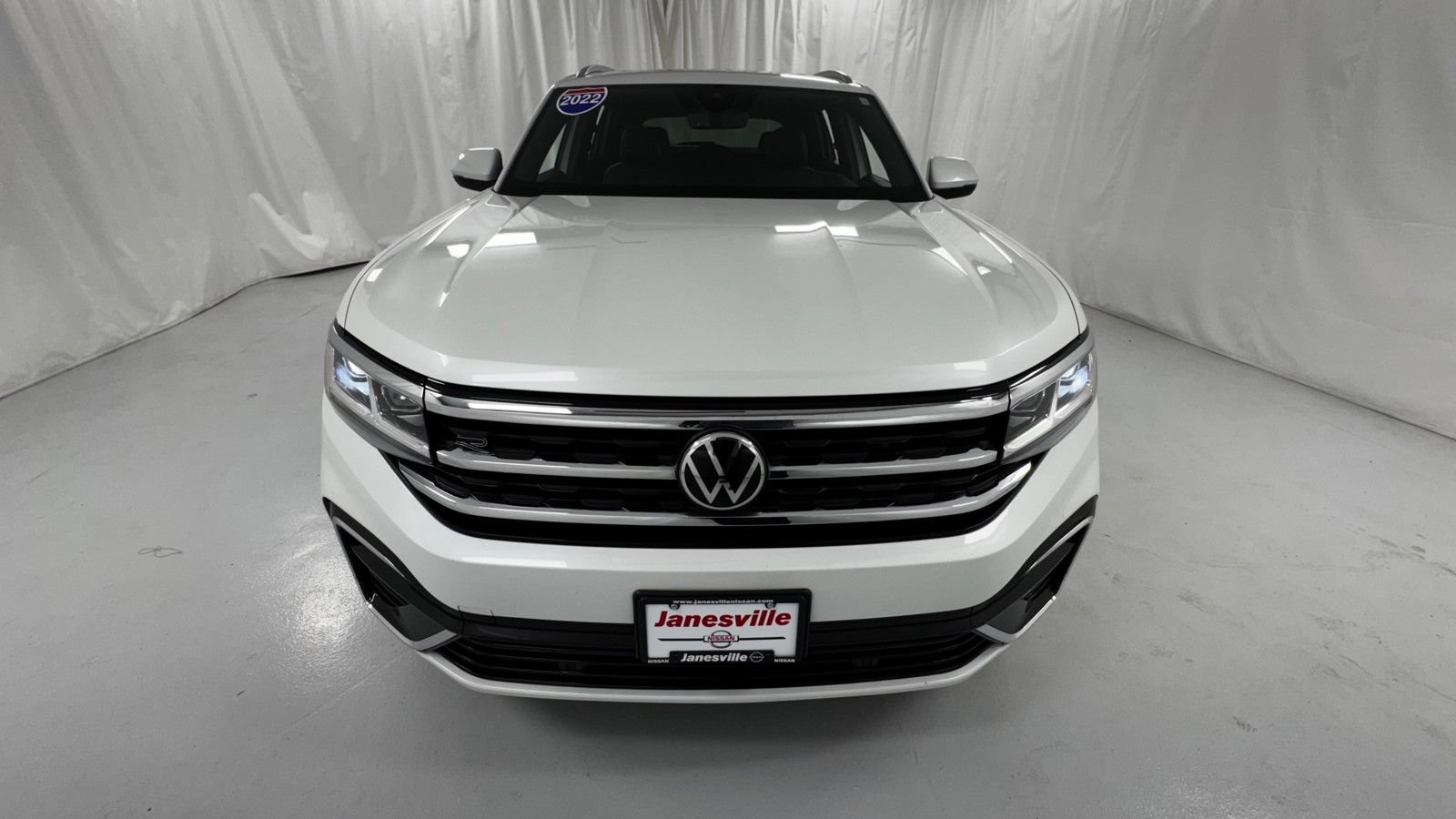 Used 2022 Volkswagen Atlas Cross Sport SEL R-Line AWD/4WD image 8