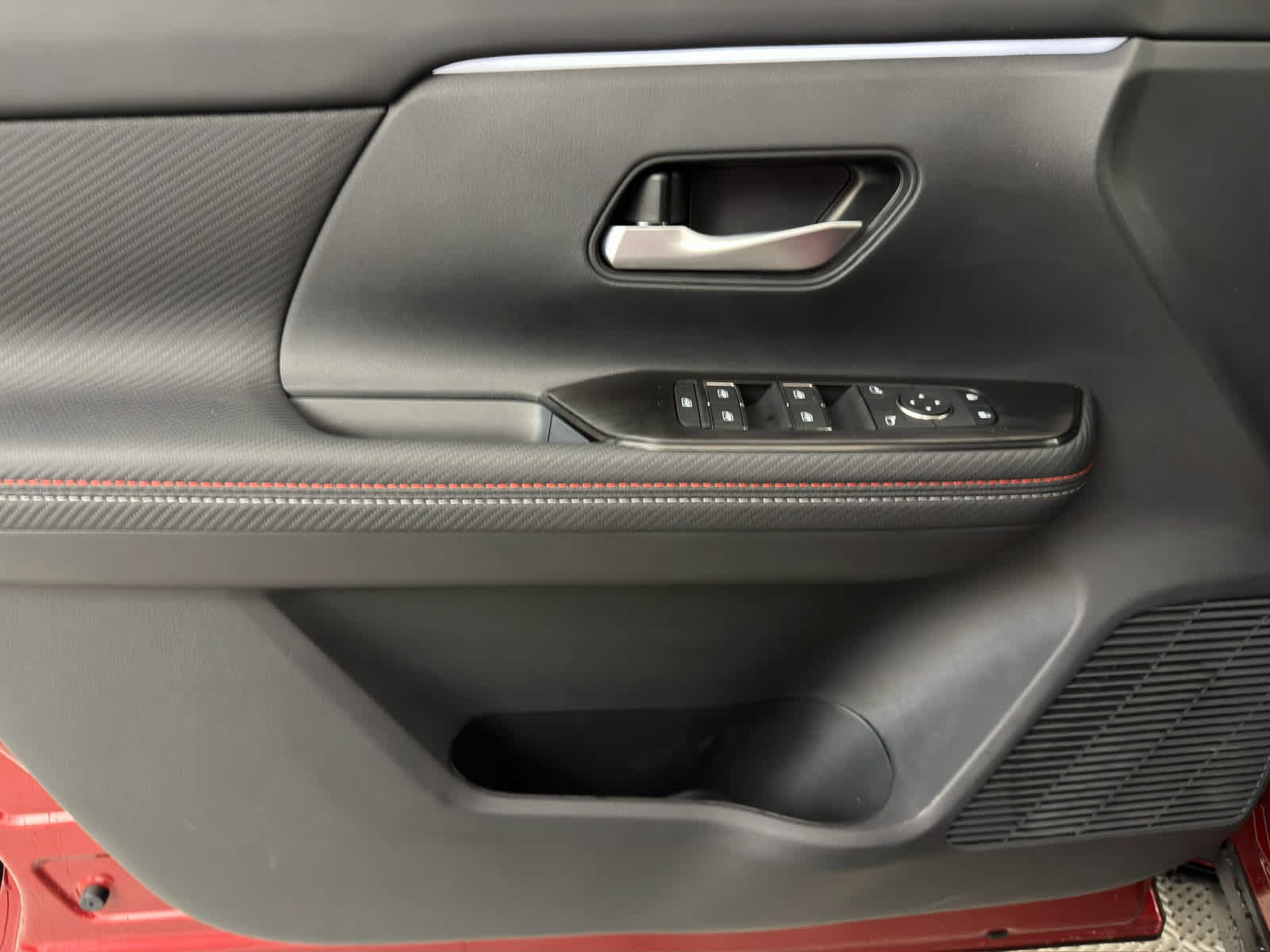 New 2026 Nissan Kicks SR w/ Cold Weather Package FWD image 22