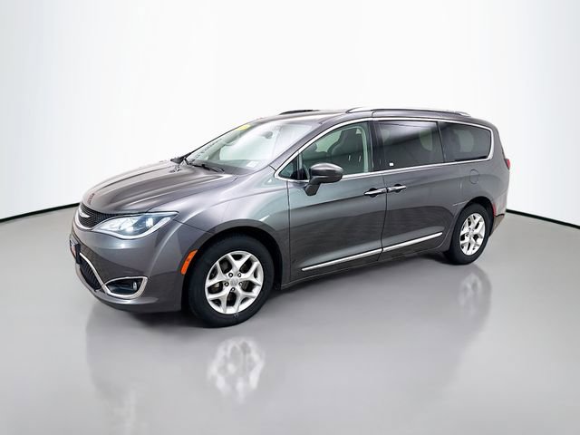 Used 2019 Chrysler Pacifica Touring-L Plus w/ Tire & Wheel Group image 3