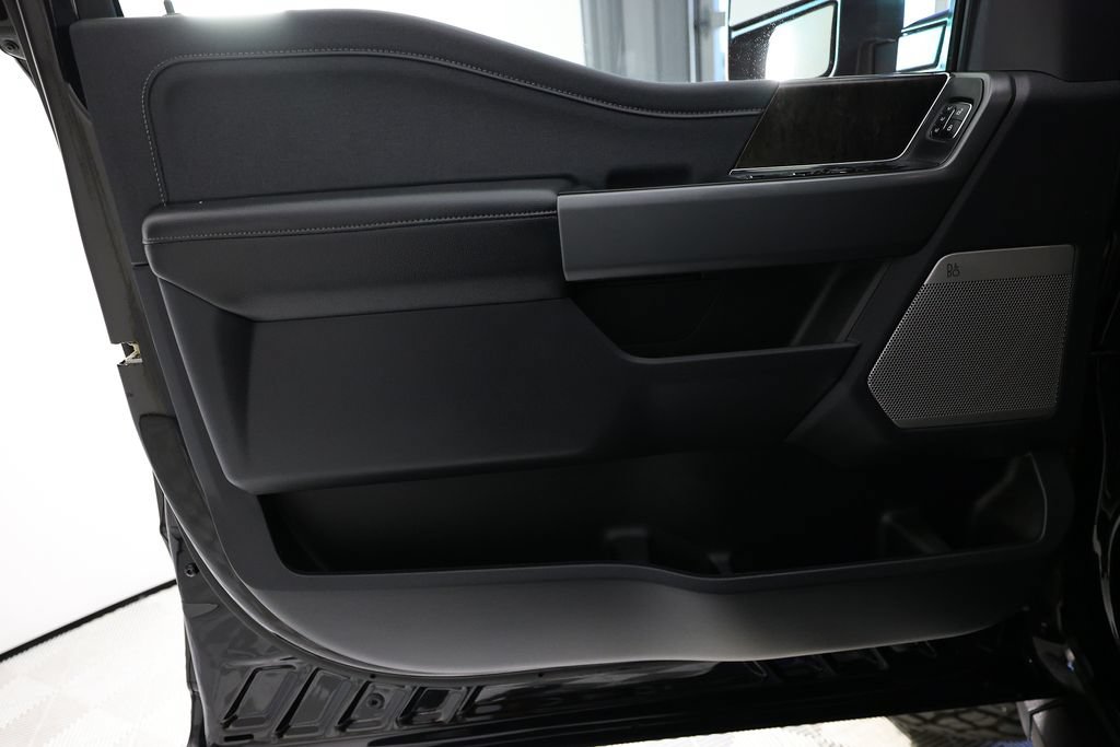 Used 2026 Ford F250 Lariat w/ Black Appearance Package AWD/4WD image 22