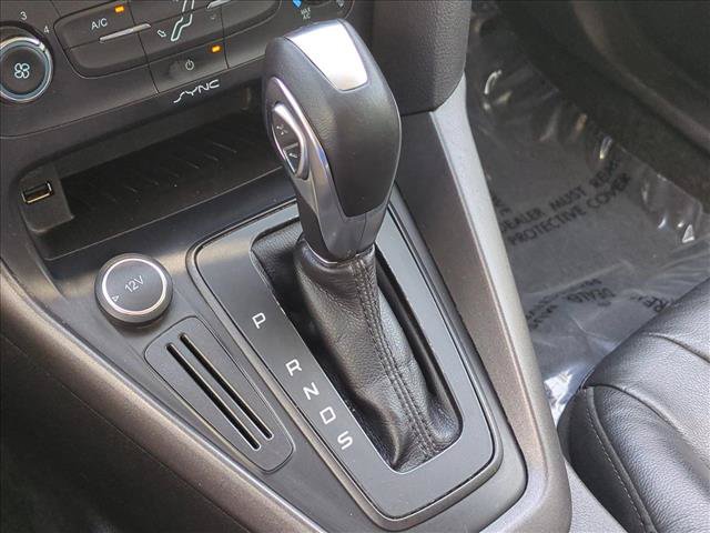 Used 2015 Ford Focus SE w/ Equipment Group 201A FWD image 12
