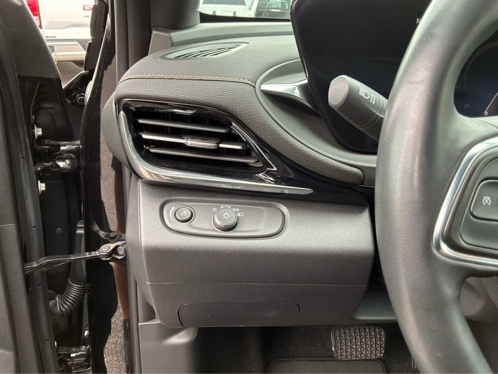Used 2024 Buick Envista Avenir FWD image 14