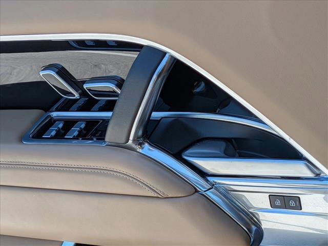 Used 2025 Land Rover Range Rover Long Wheelbase SE image 12