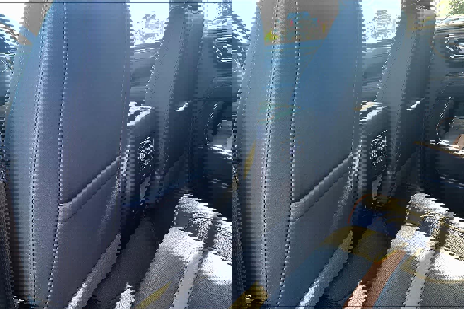 Used 2022 GMC Yukon AT4 image 12