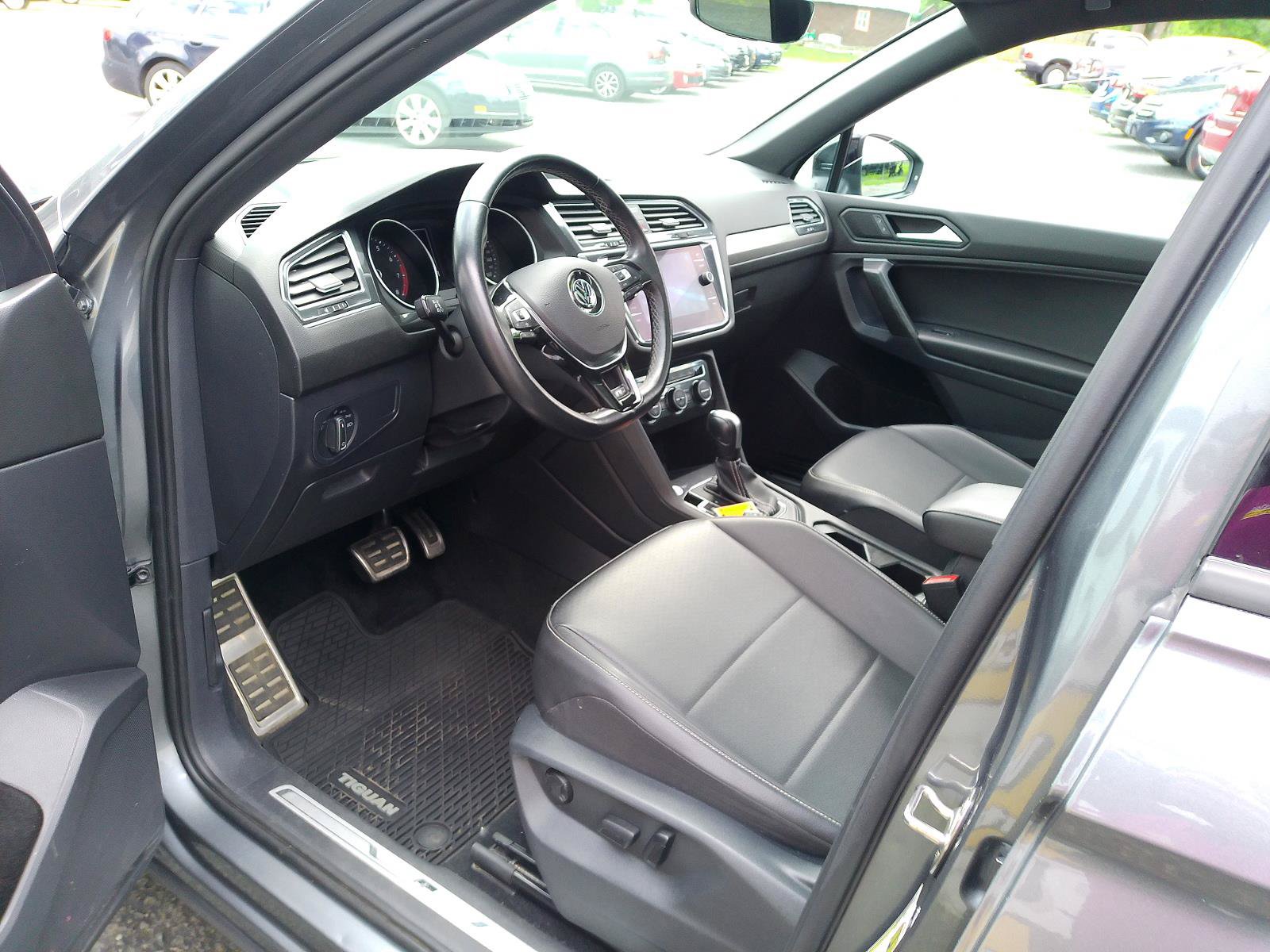 Used 2021 Volkswagen Tiguan SE R-Line AWD/4WD image 5