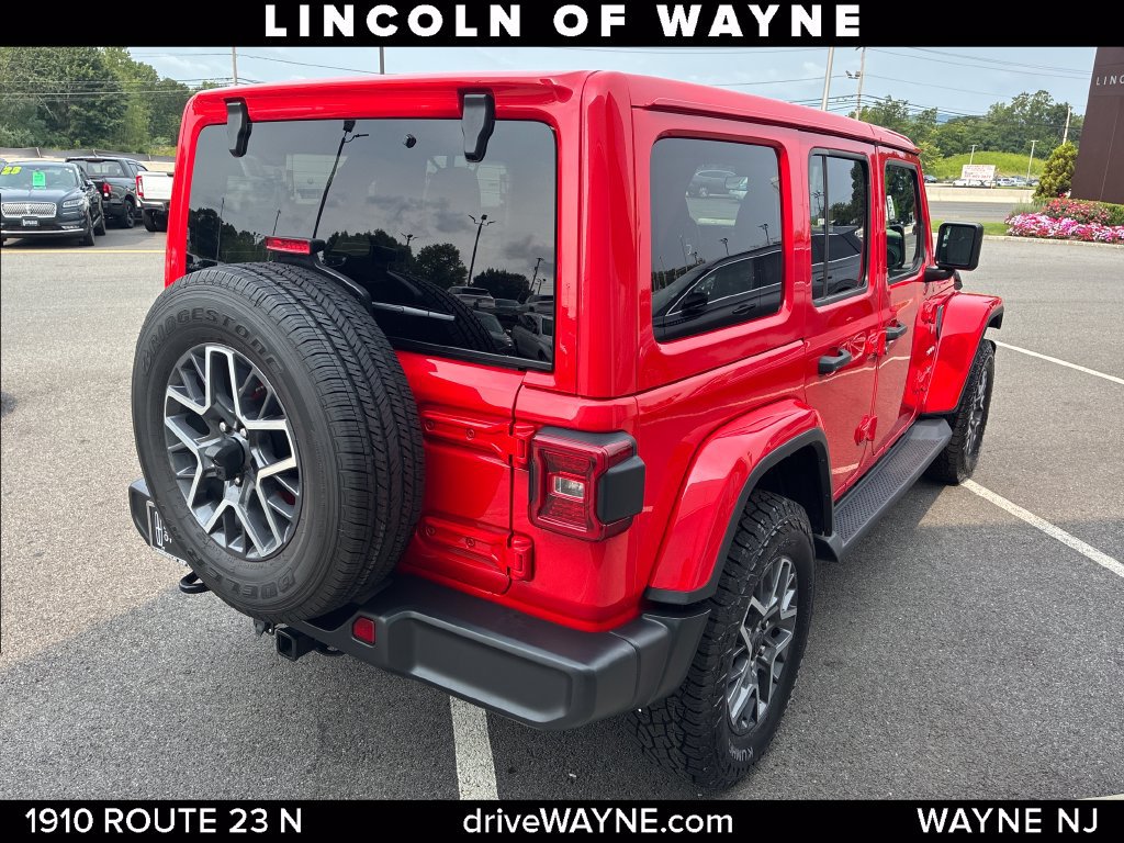 Used 2024 Jeep Wrangler Unlimited Sahara AWD/4WD image 7
