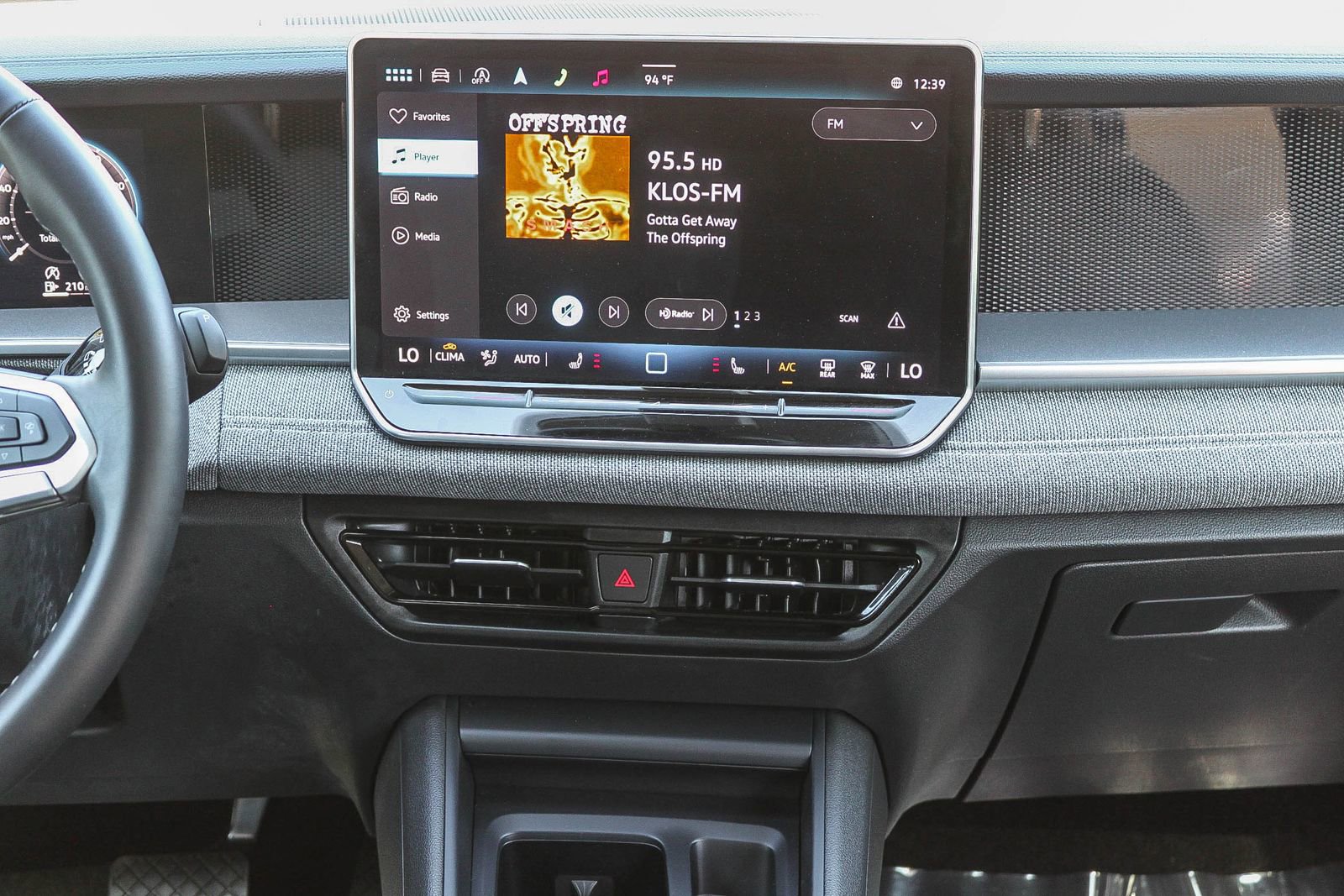 Used 2025 Volkswagen Tiguan S image 14