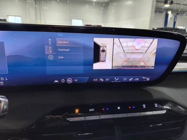 Used 2025 Buick Enclave Preferred AWD/4WD image 14