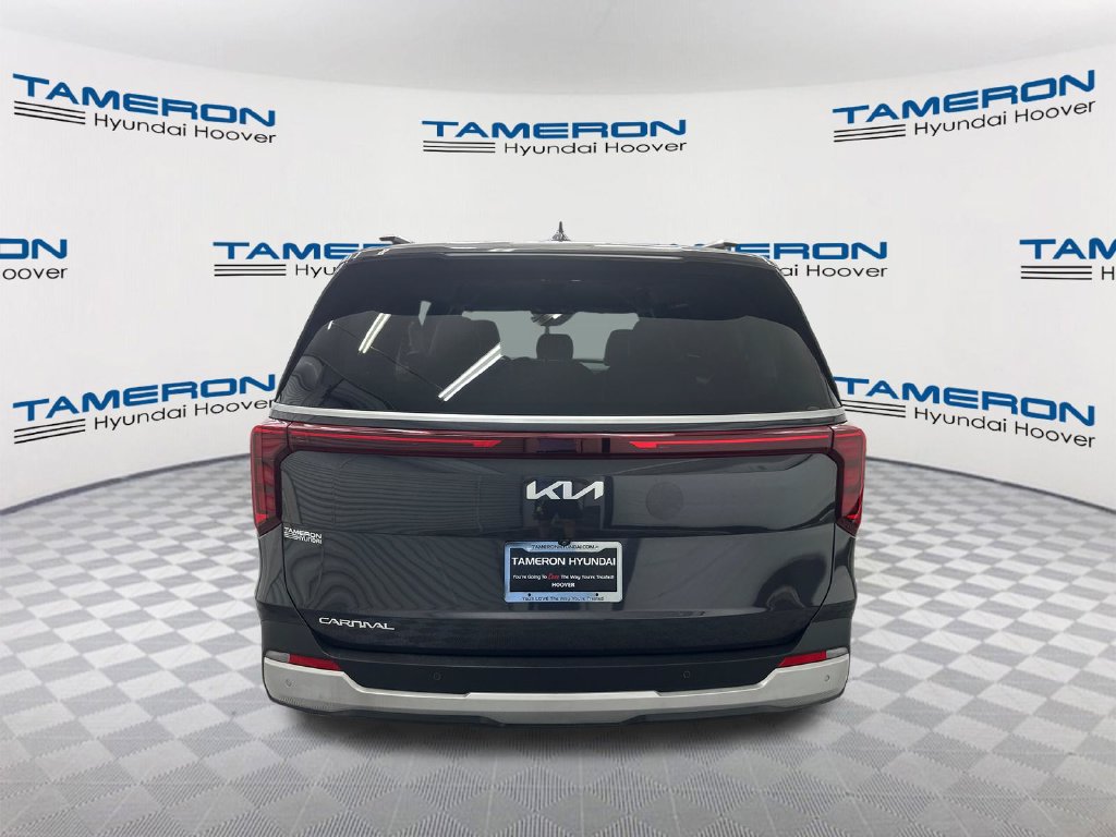 Used 2025 Kia Carnival EX FWD image 4