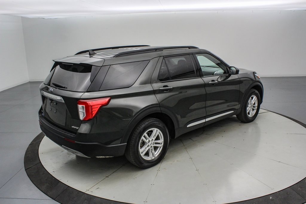 Certified 2023 Ford Explorer XLT w/ Equipment Group 202A image 4