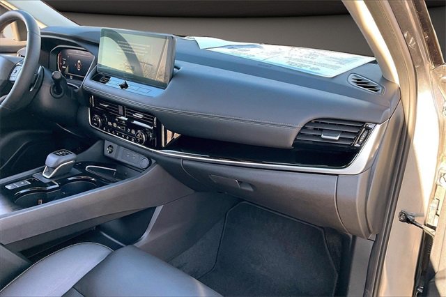 Certified 2025 Nissan Rogue SL w/ SL Premium Package image 15