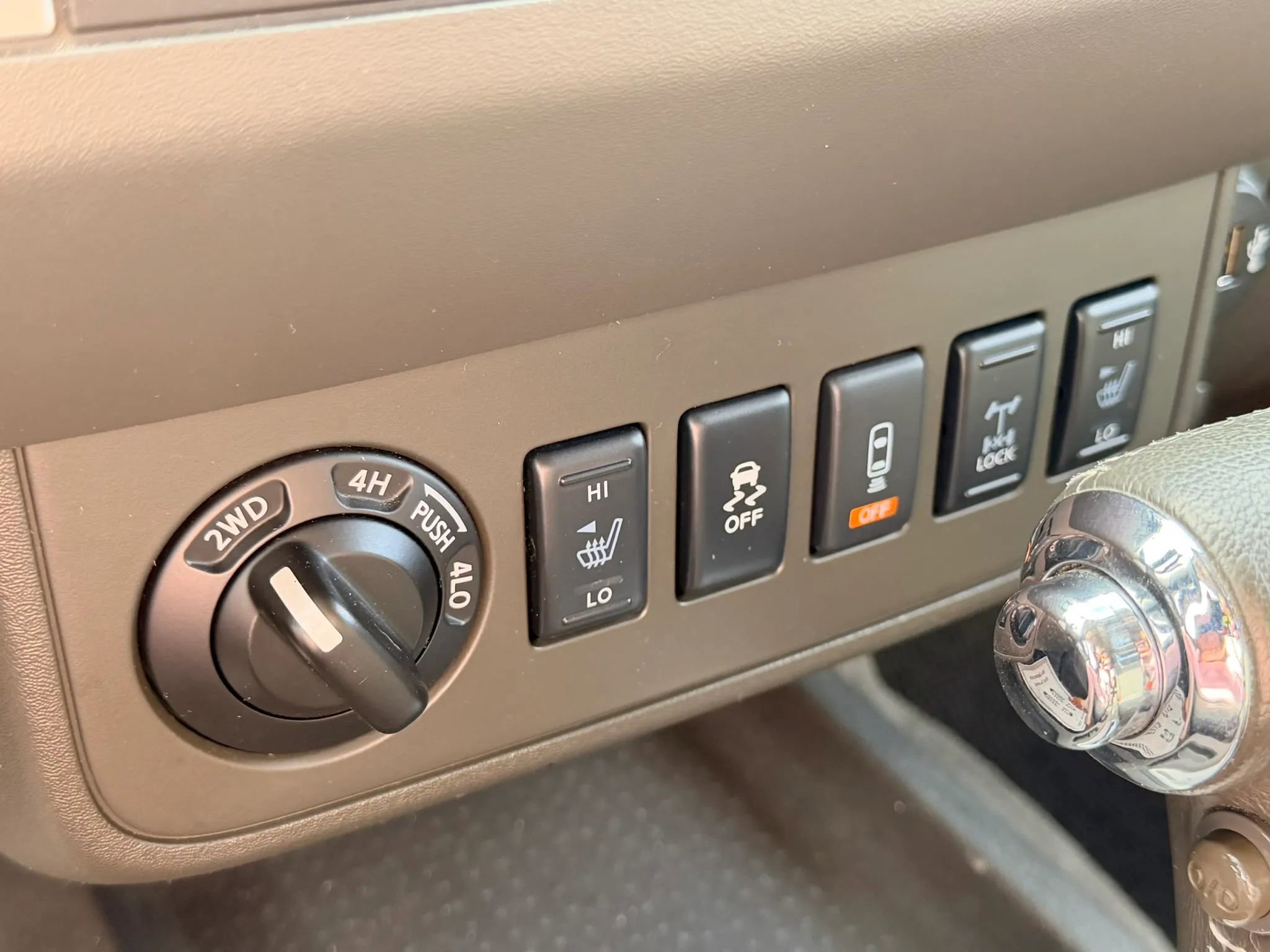 Used 2018 Nissan Frontier PRO-4X image 26