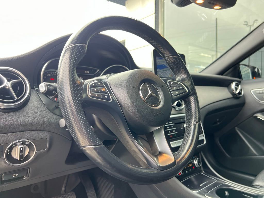 Used 2019 Mercedes-Benz GLA 250 4MATIC image 35