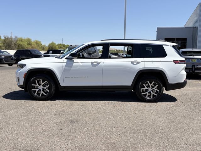 Used 2023 Jeep Grand Cherokee L Limited AWD/4WD image 9