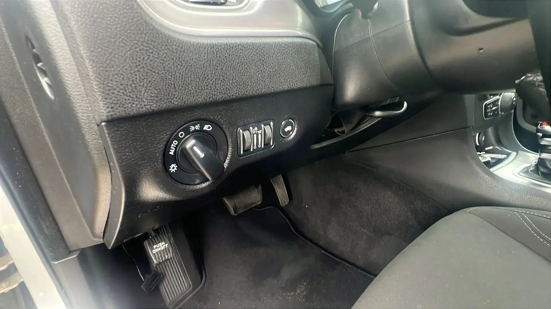 Used 2023 Dodge Charger SXT RWD image 24