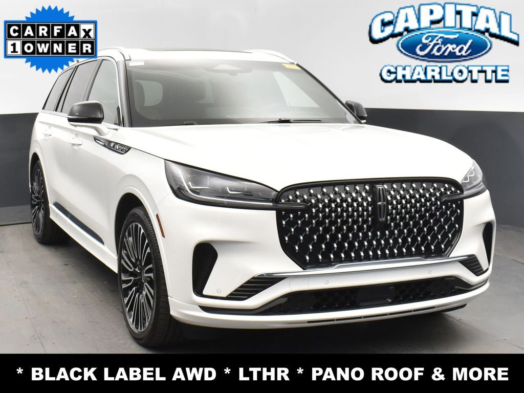 Used 2025 Lincoln Aviator Black Label AWD/4WD image 2
