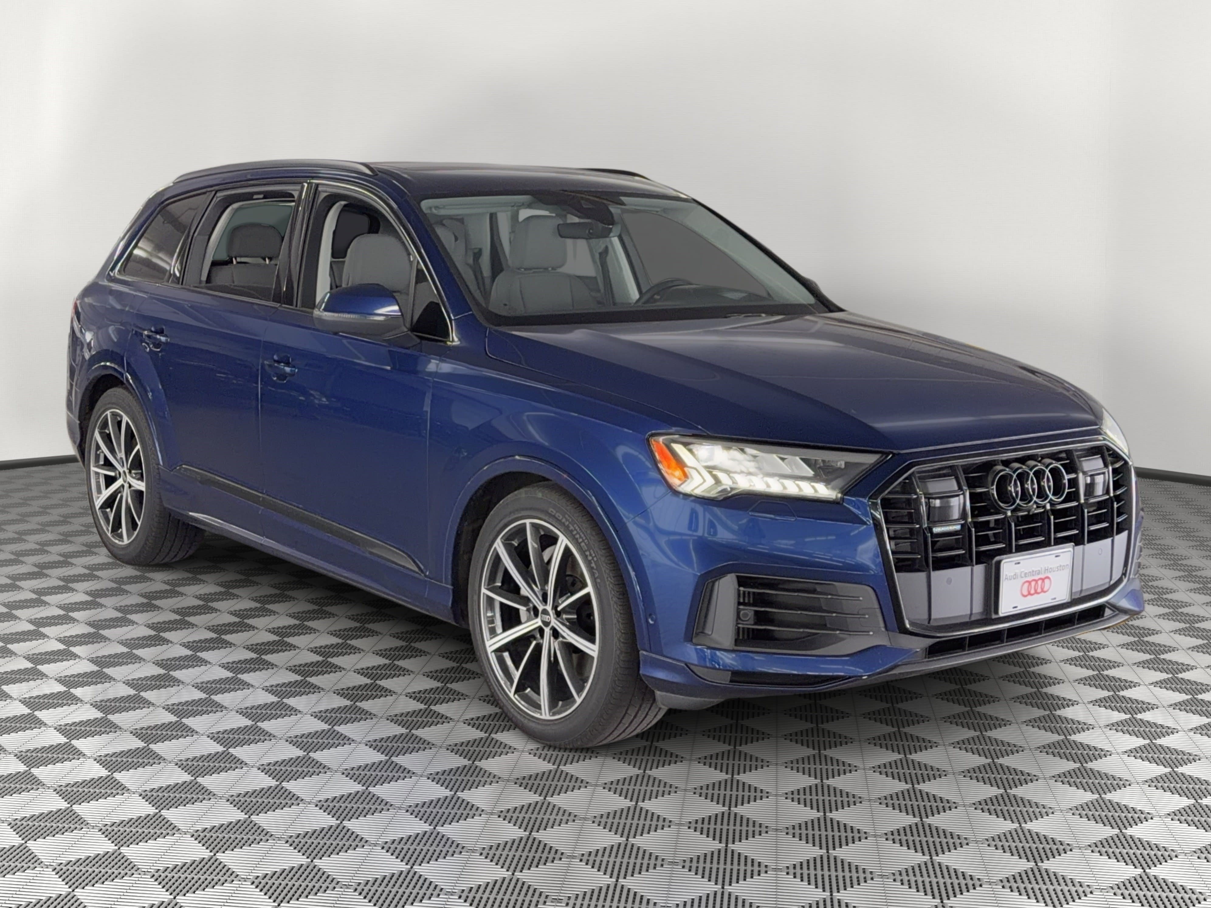 Used 2023 Audi Q7 3.0T Prestige w/ Prestige Package image 7