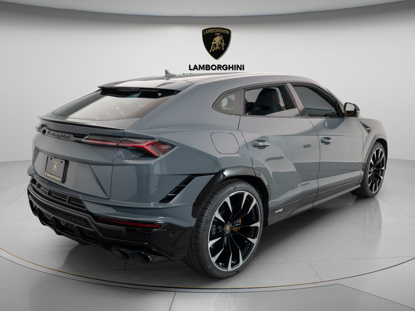 Used 2024 Lamborghini Urus S AWD/4WD image 7