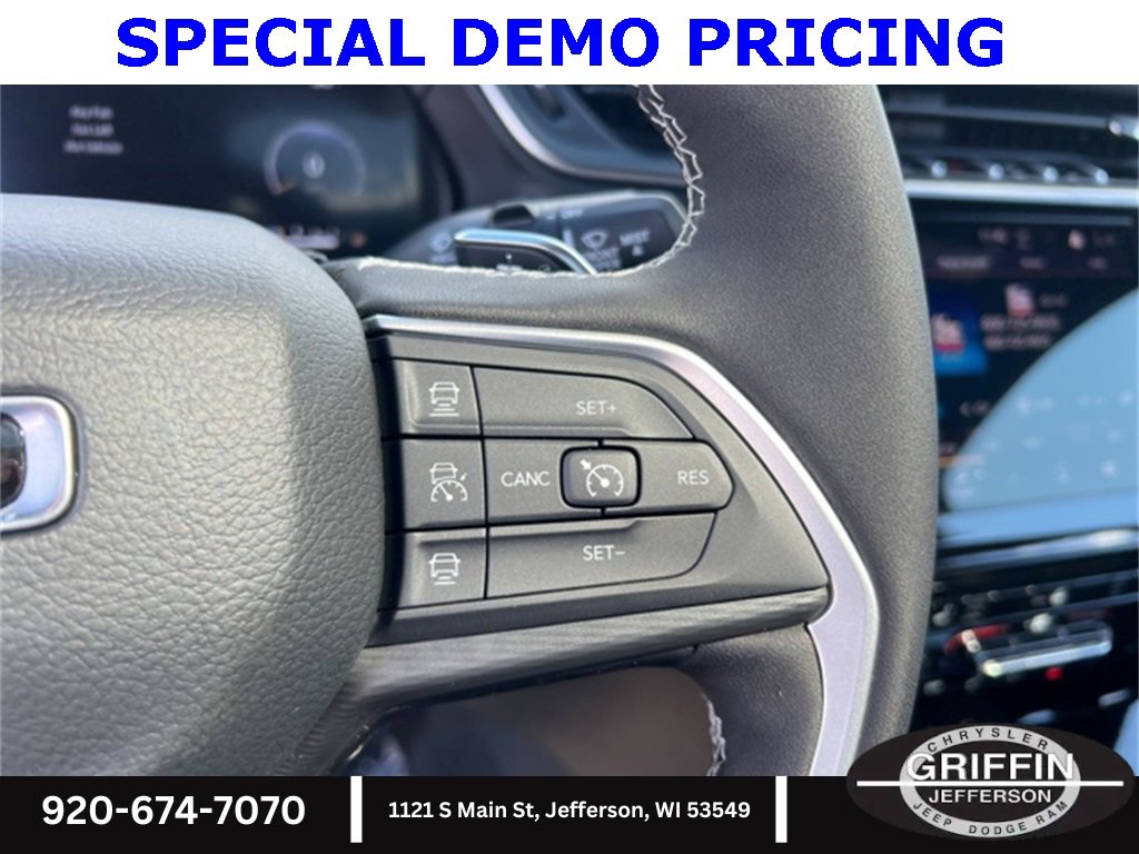 New 2025 Jeep Grand Cherokee Altitude image 21