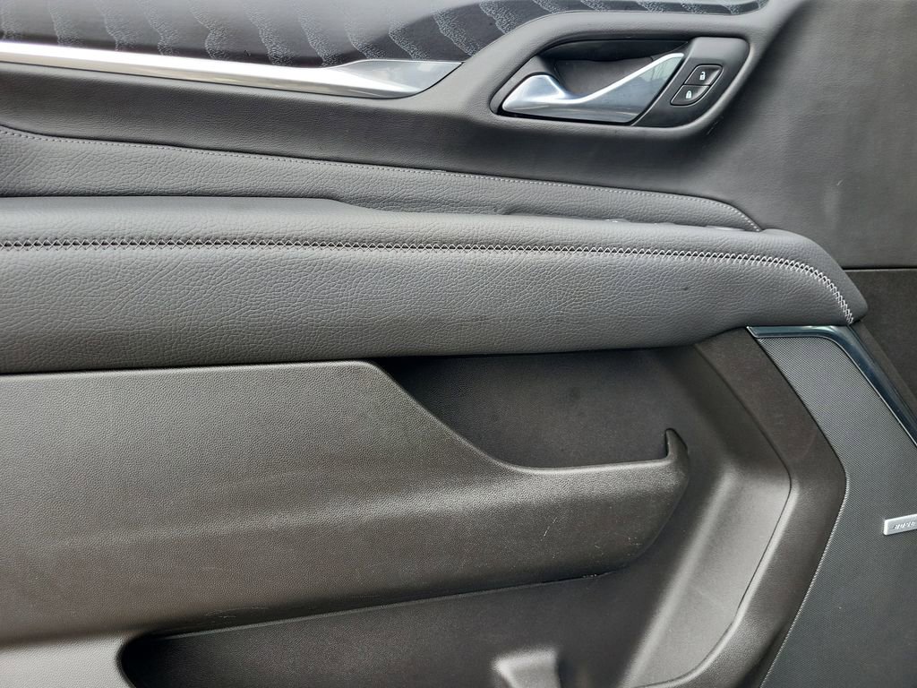 Used 2021 GMC Yukon Denali w/ Denali Premium Package image 10