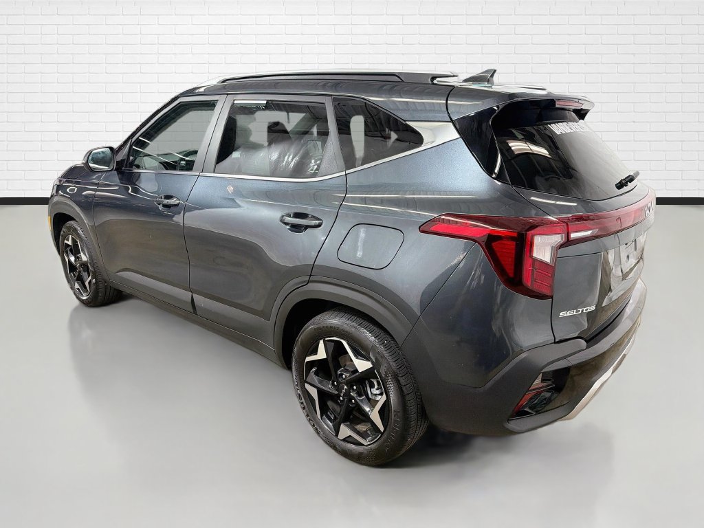 Used 2024 Kia Seltos EX FWD image 7