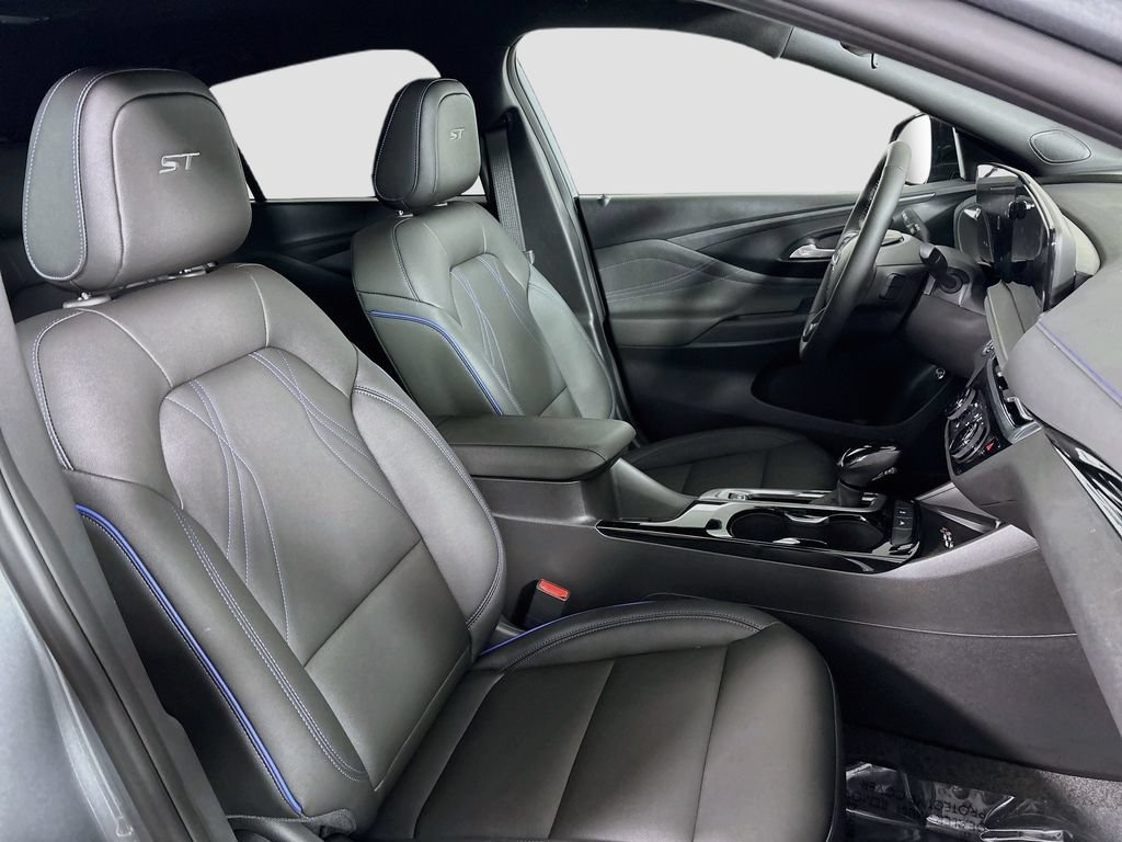 Used 2026 Buick Envista Sport Touring w/ Convenience I Package FWD image 30