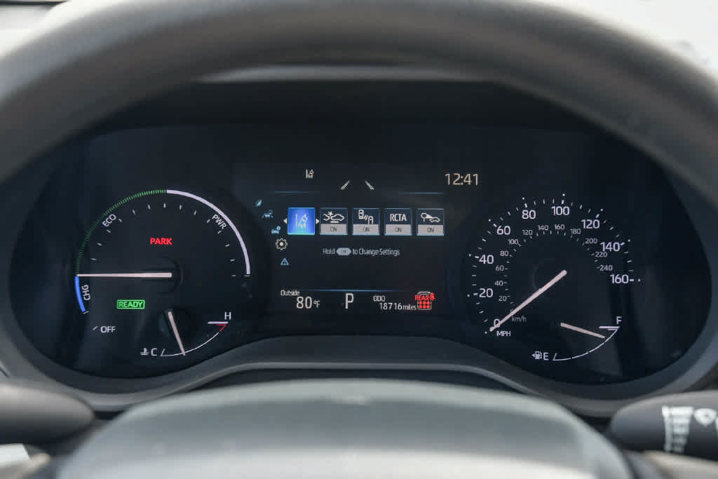 Used 2025 Toyota Sienna LE FWD image 28