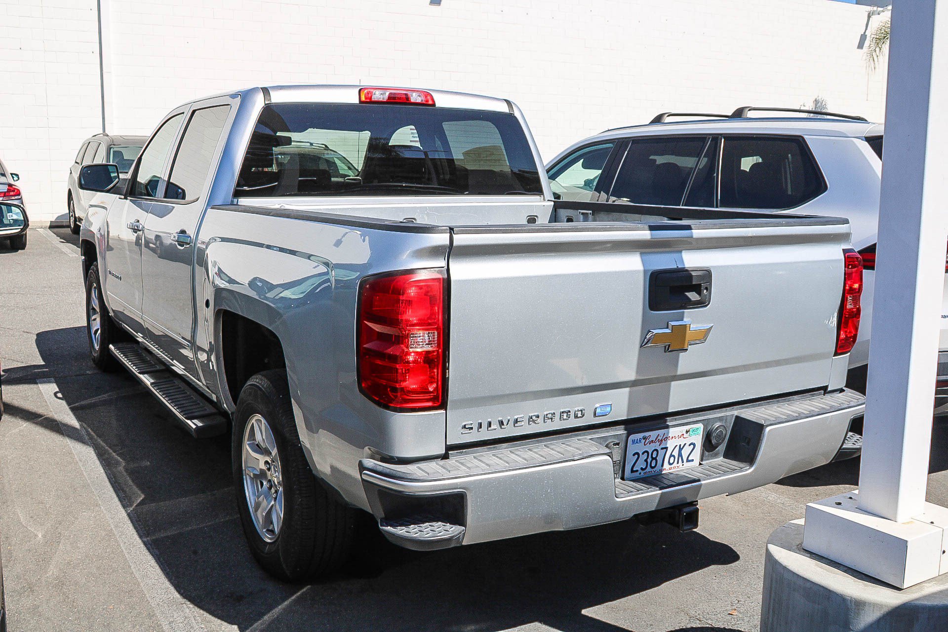 Used 2018 Chevrolet Silverado 1500 LT w/ LT Eassist Package RWD image 8