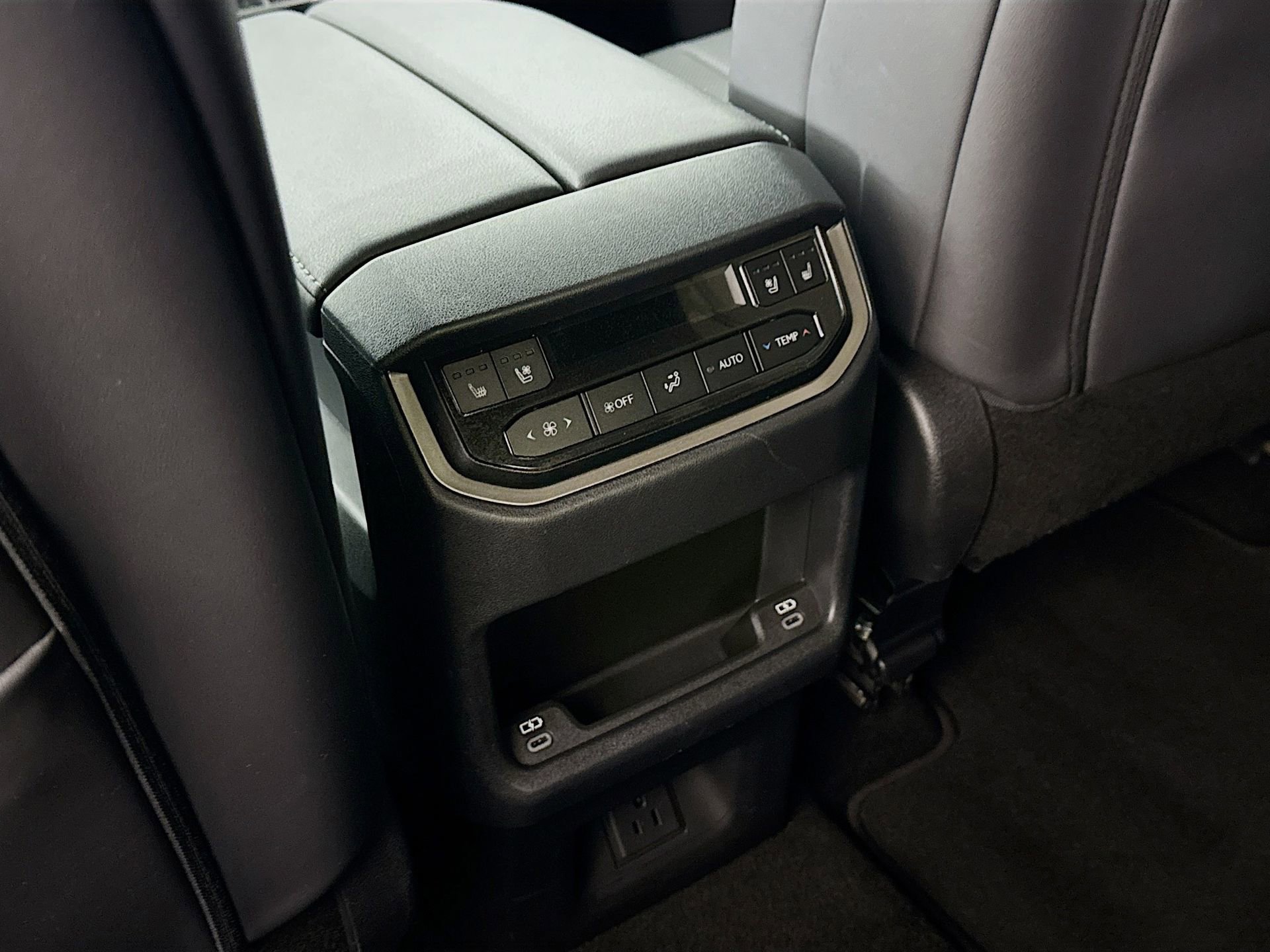 Used 2024 Lexus TX 500h AWD w/ Technology Package image 27