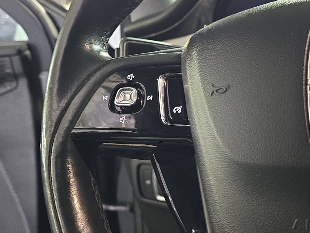 Used 2020 Lincoln Corsair AWD w/ Premium Package image 25