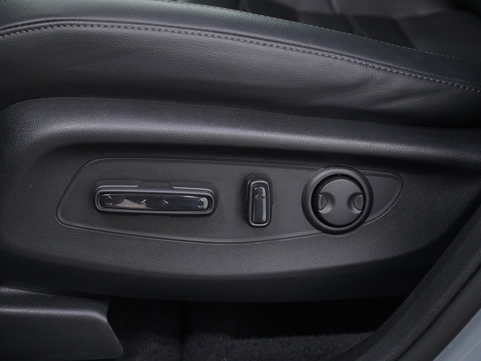 Used 2025 Honda CR-V EX-L image 29