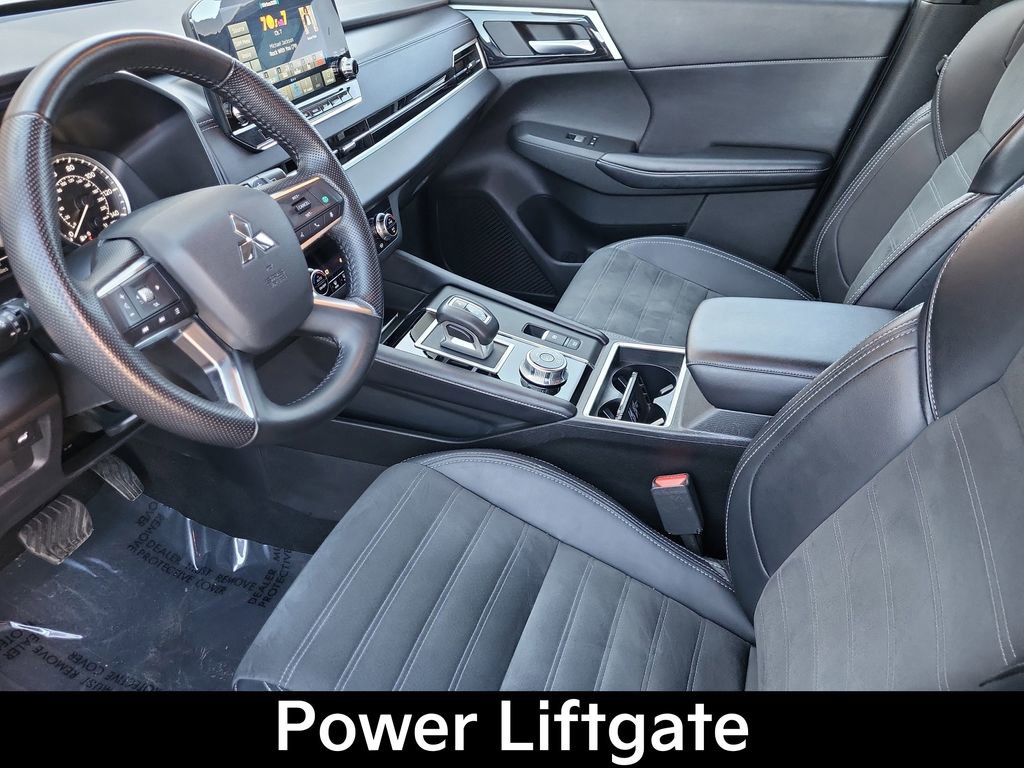 Used 2024 Mitsubishi Outlander SE image 11