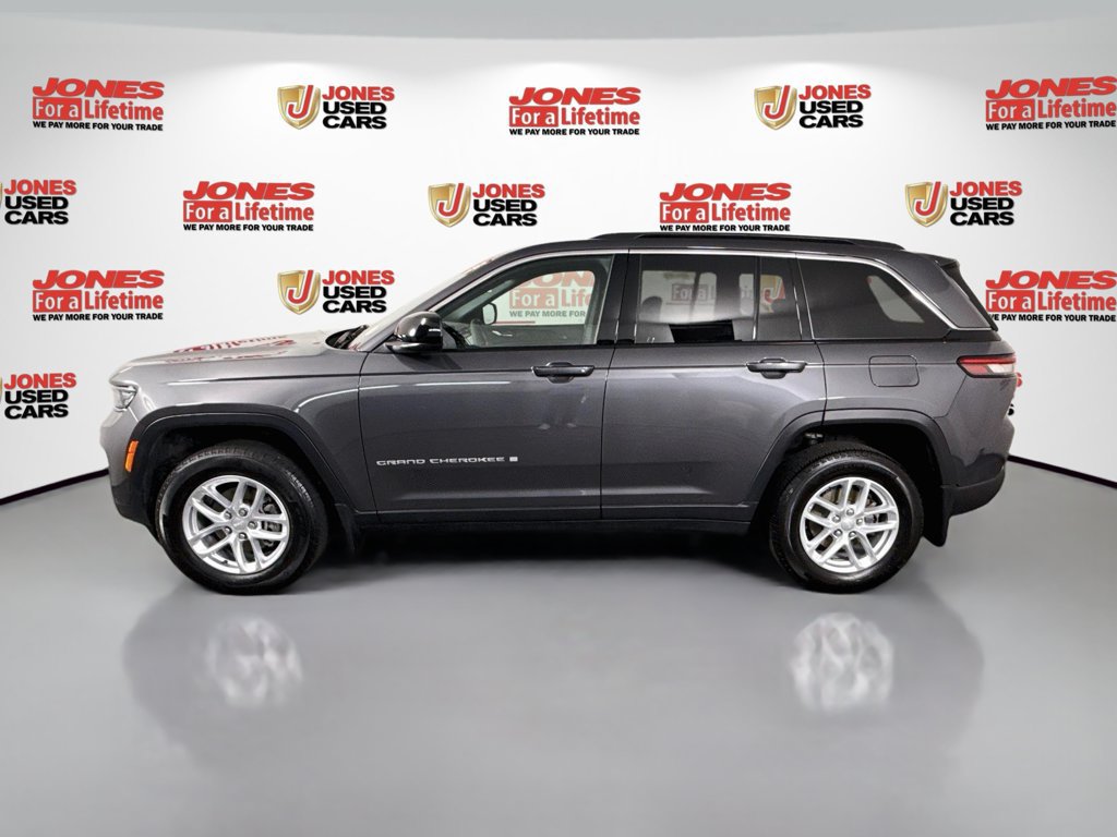 Used 2025 Jeep Grand Cherokee Laredo X AWD/4WD image 14