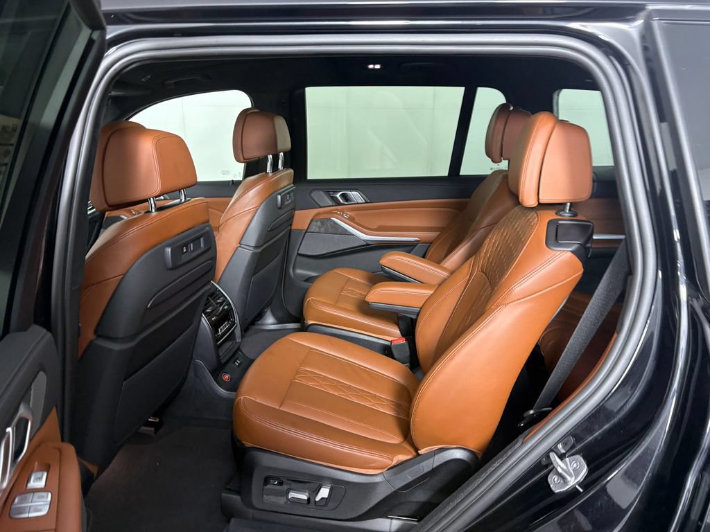 Used 2022 BMW X7 M50i AWD/4WD image 29